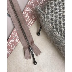 YKK Lynls 4mm Antik Messing 14/17/23/28 Cm Fv. Hasselnd