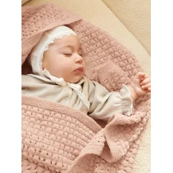 Enkeltopskrift / 2406 Babytepper / Nr. 2 - Sommerfugl Teppe