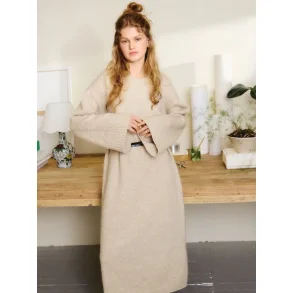 Enkeltopskrift / 2502 DIY / Nr. 04 Molly Dress. 