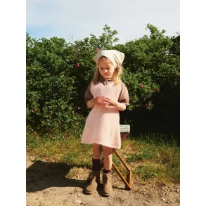 Enkeltopskrift / 2506 Mykt Til Barn / Nr. 01 Meadow Dress Junior.