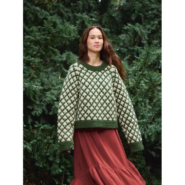 Enkeltopskrift / 2511 Christmas tree sweater / Nr. 02 Dame