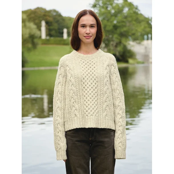 Enkeltopskrift / 2513 Atlas / Nr. 04 - Wilbur Cable Sweater