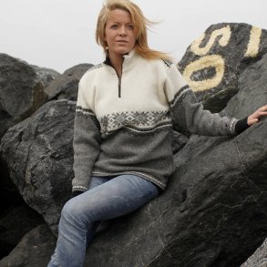 Sweater fra Norge i 100% ren uld m/nordisk mnster.  (404F-74)
