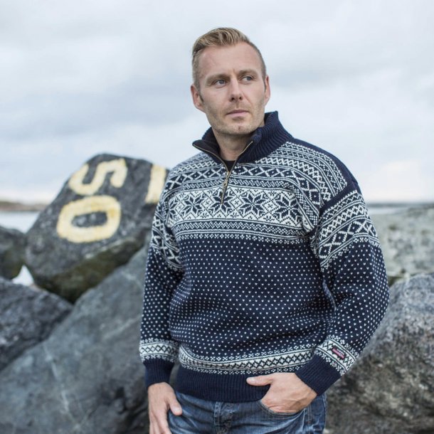 Original Norsk Sweater i Design Uld. (123F-769 - CHARM - ULDSWEATER Thecornershop.dk Billigt Garn, hobby og Interiør.