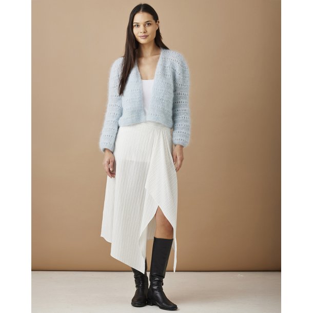 Bellissima By Permin - Kort Cardigan med hulpinde - Enkeltopskrift 893006