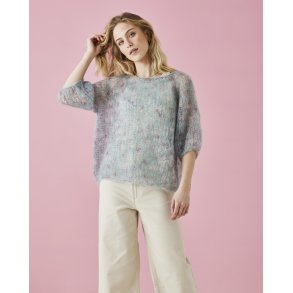 Bella C By Permin - Florlett Raglanbluse- Enkeltopskrift / Nr. 893194