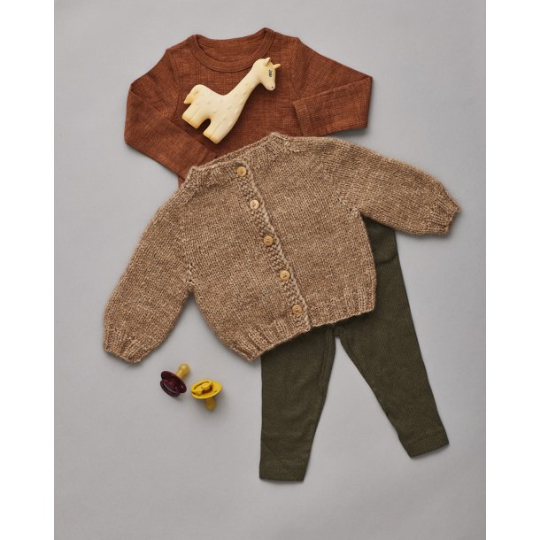 Bella By Permin - Babycardigan 0-24 mdr - Enkeltopskrift 8962134
