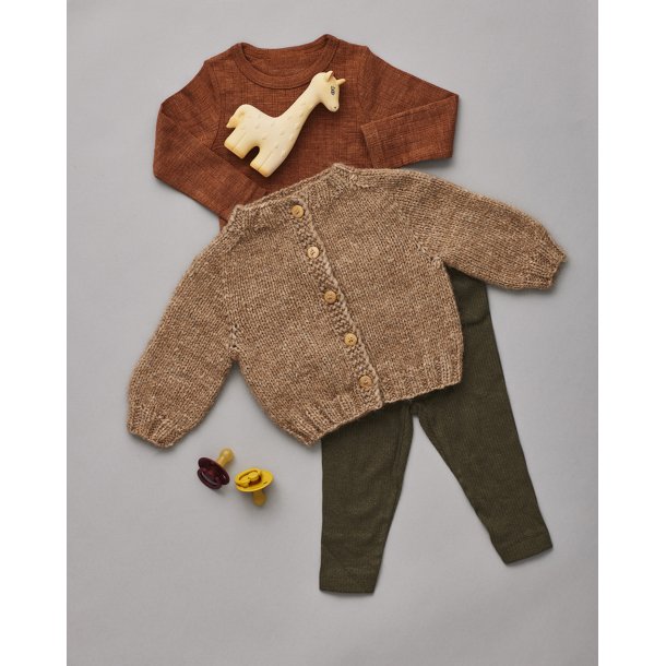Alice By Permin - Babycardigan 0-24 mdr - Enkeltopskrift 8962134