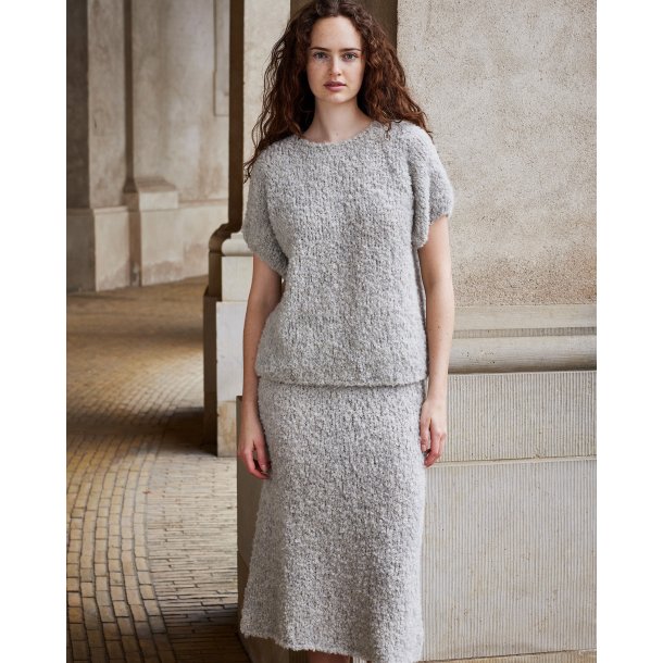 Bodil By Permin - Nederdel og Oversize T-shirt i glatstrik- Enkeltopskrift 896607
