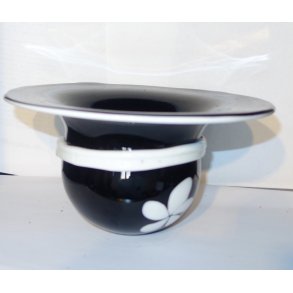 Glasvase formet som hat.