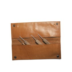 Muud - Hattie - Hndlavet fladt lder beskyttelse cover. Fv. Whisky