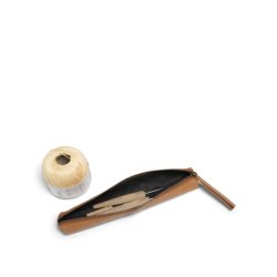 Muud - Hee XL - Hndlavet Lder Slim Penalhus. Farve Whisky