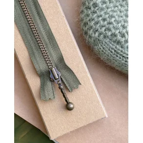 YKK Lynls 4mm Antik Messing 14/17/23 Cm Fv. Jgergrn