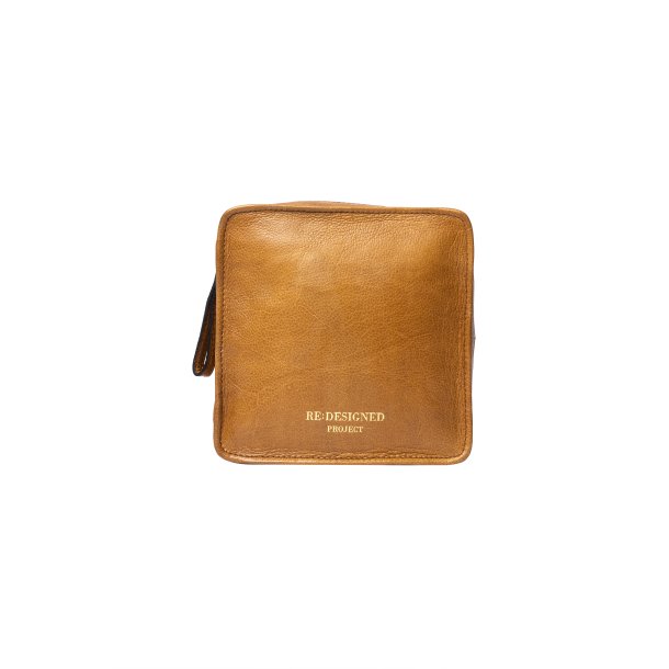 RE:Designed Project 83 - N�le Organizer - Farve Oak