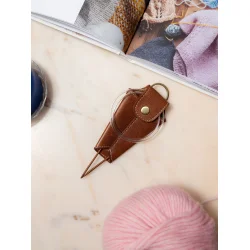 RE:Designed Project 124 - Rundpinde Holder - Farve Woodsmoke