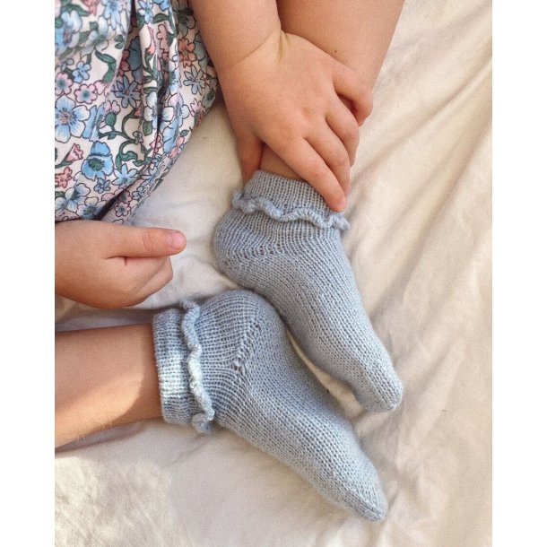 Petiteknit - Ruffle Socks Junior - Enkeltopskrift