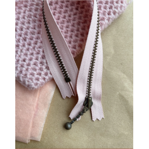 YKK Lynls 4mm Antik Messing 14/17/23 Cm Fv. Pudderrosa