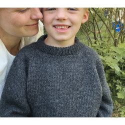 Petiteknit - Hanstholm Sweater Junior - Enkeltopskrift