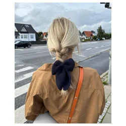 Petiteknit - December Bow - Enkeltopskrift