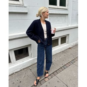 Petiteknit - Eva Cardigan - Enkeltopskrift