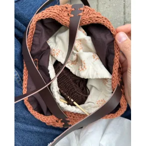Petiteknit - For til Taske med rund bund - � 68 cm. Brun