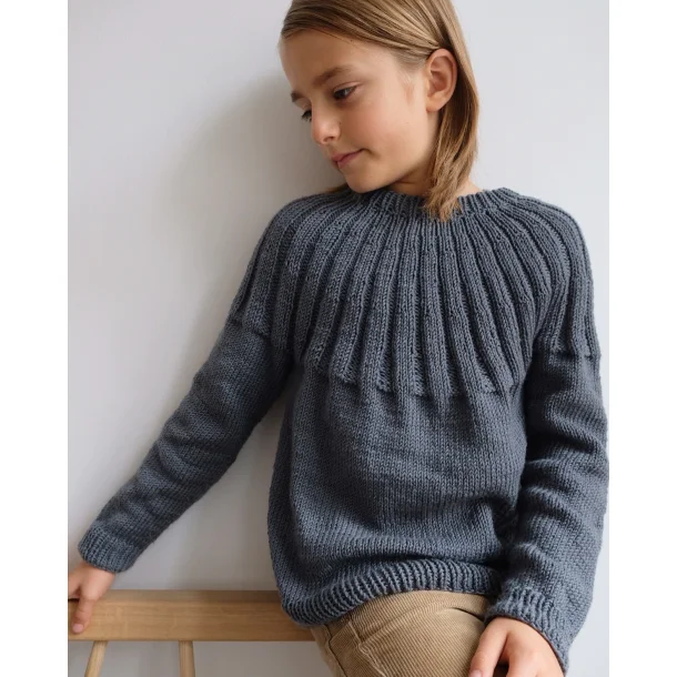 Petiteknit - Haralds Sweater junior - Enkeltopskrift