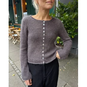 Petiteknit - Ivy Cardigan - Enkeltopskrift