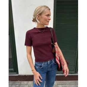 Petiteknit - Ivy Tee - Enkeltopskrift