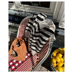 Petiteknit - Lyon Sweater Chunky Edition - Enkeltopskrift