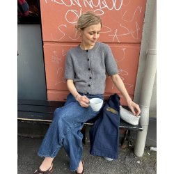 Petiteknit - Maggie Cardigan - Enkeltopskrift