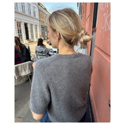 Petiteknit - Maggie Cardigan - Enkeltopskrift