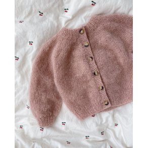 Petiteknit - Novice Cardigan Mini - Mohair Edition - Enkeltopskrift