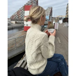  Petiteknit - Saga Sweater - Enkeltopskrift